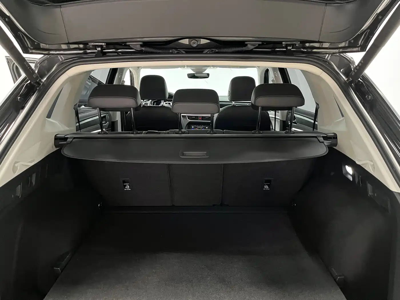 Volkswagen Tayron 2023 280TSI 2WD Luxury Plus Advanced Edition фото 16