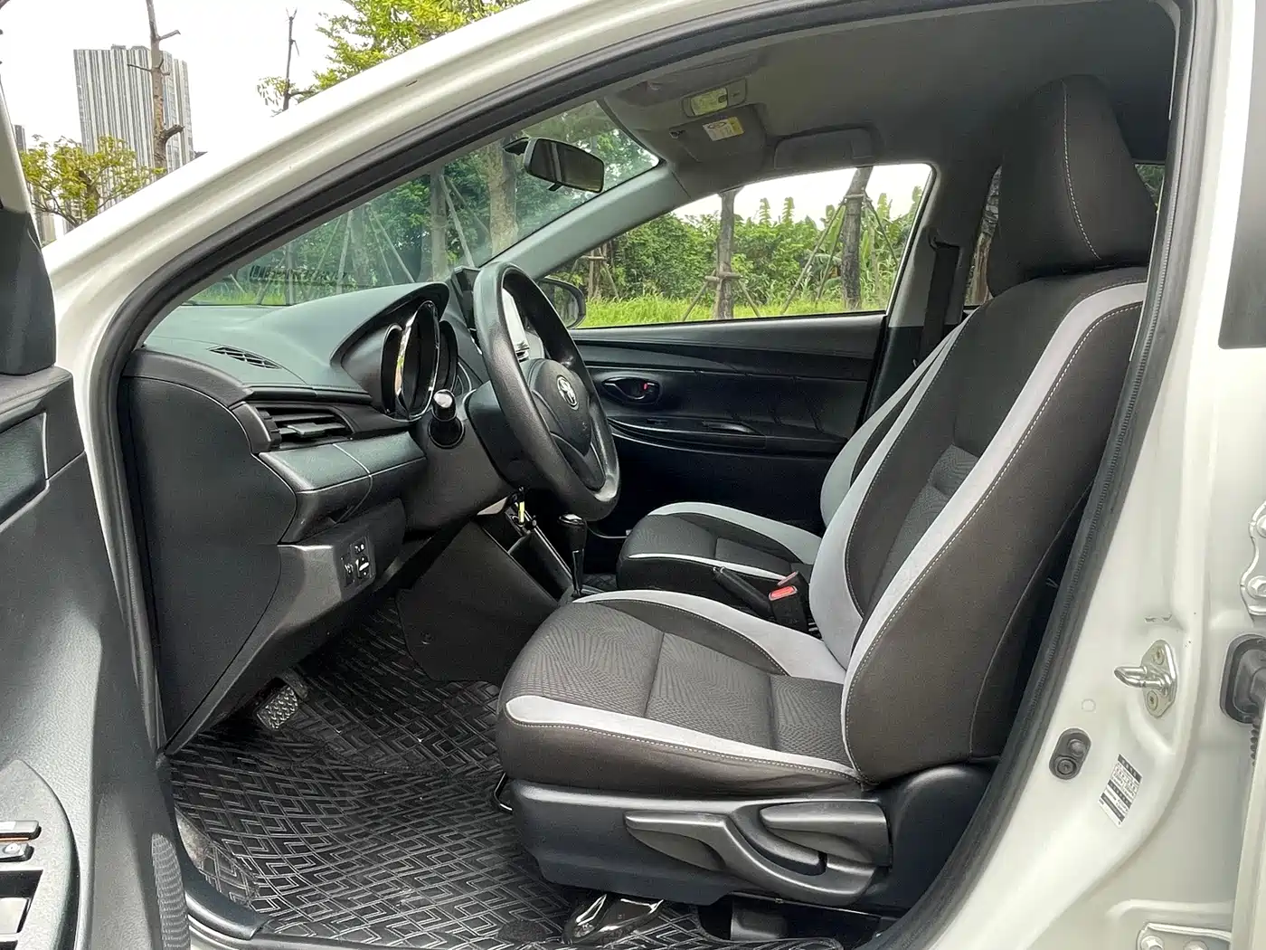 Photo 4 - Toyota YARiS L Zhi Xuan