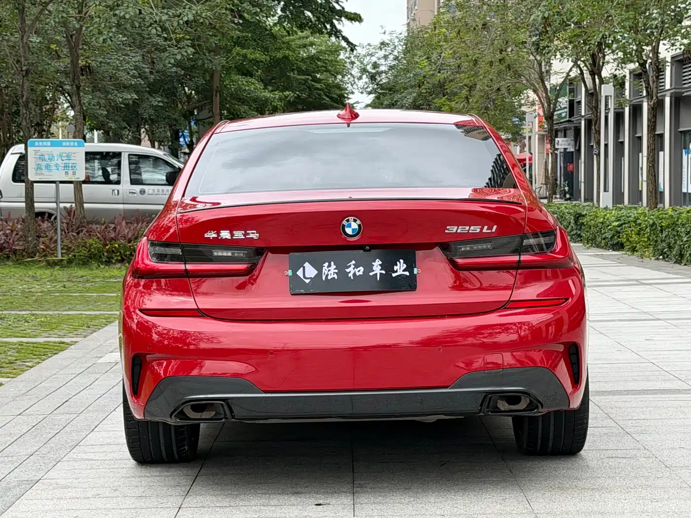 BMW 3 Series 2020 325Li M Sport Black Night Package фото 23