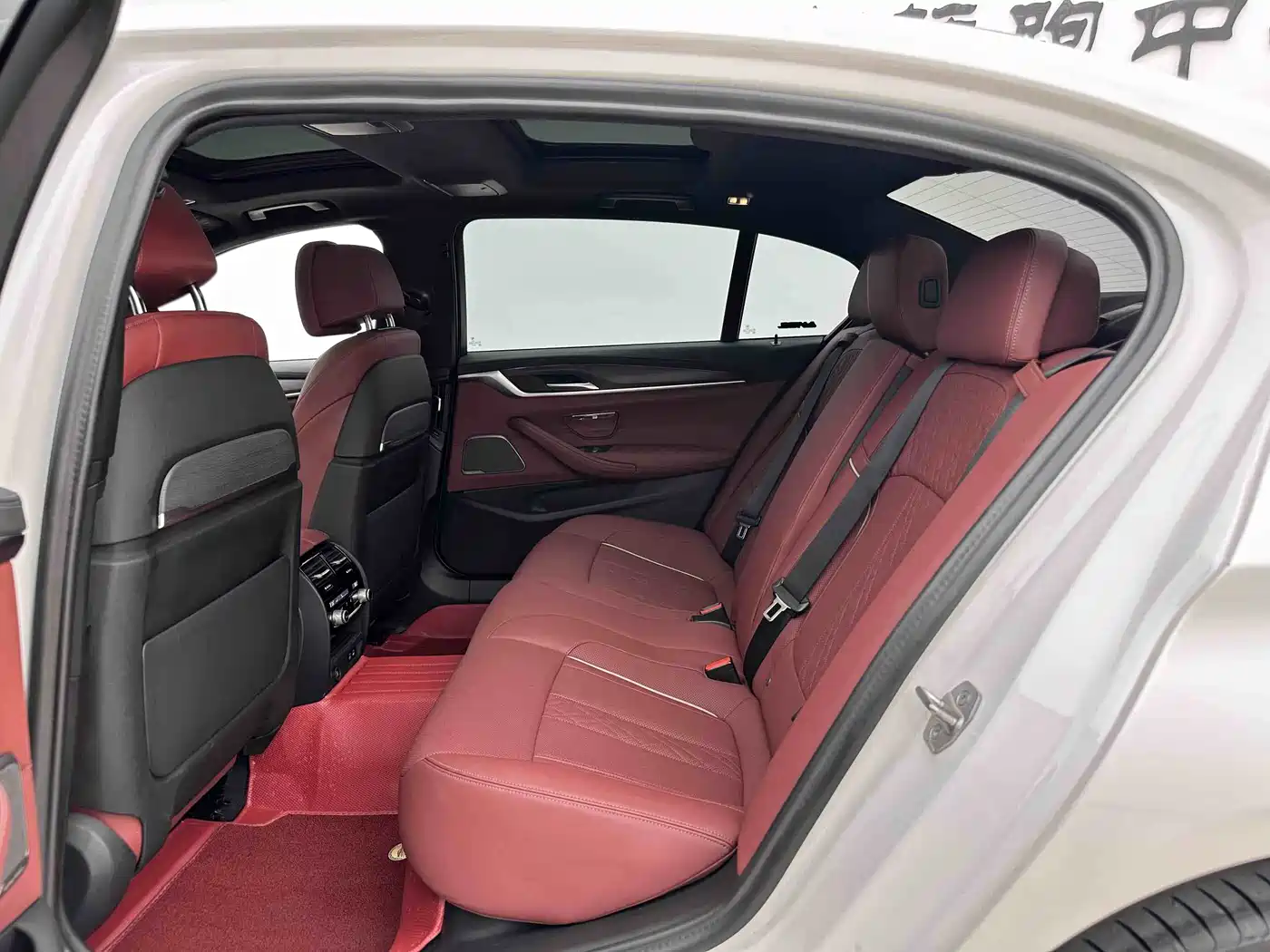 BMW 5 Series 2023 530Li Premium M Sport Package фото 10
