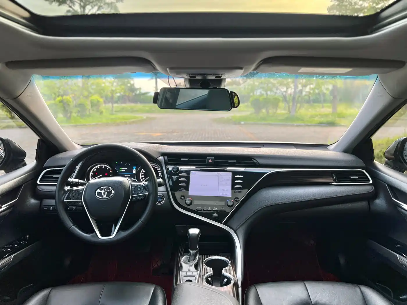 Toyota Camry 2018 2.5G Luxury Edition фото 11