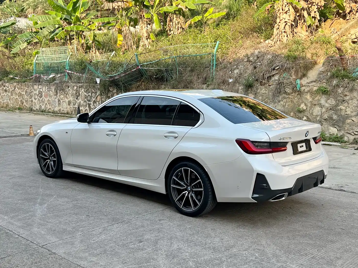 BMW 3 Series 2024 325Li M Sport Package фото 9
