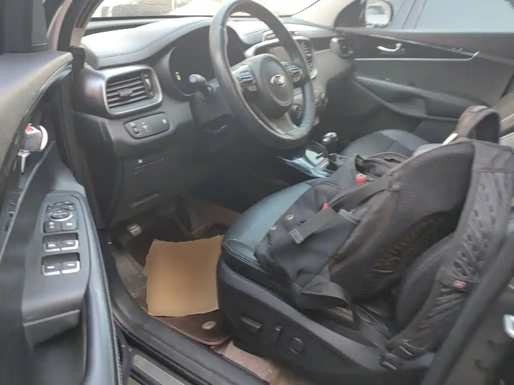 Photo 12 - Kia Sorento