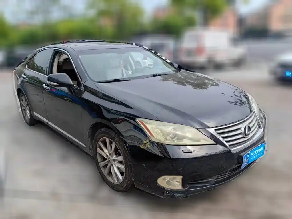 Фото 3 - Lexus ES