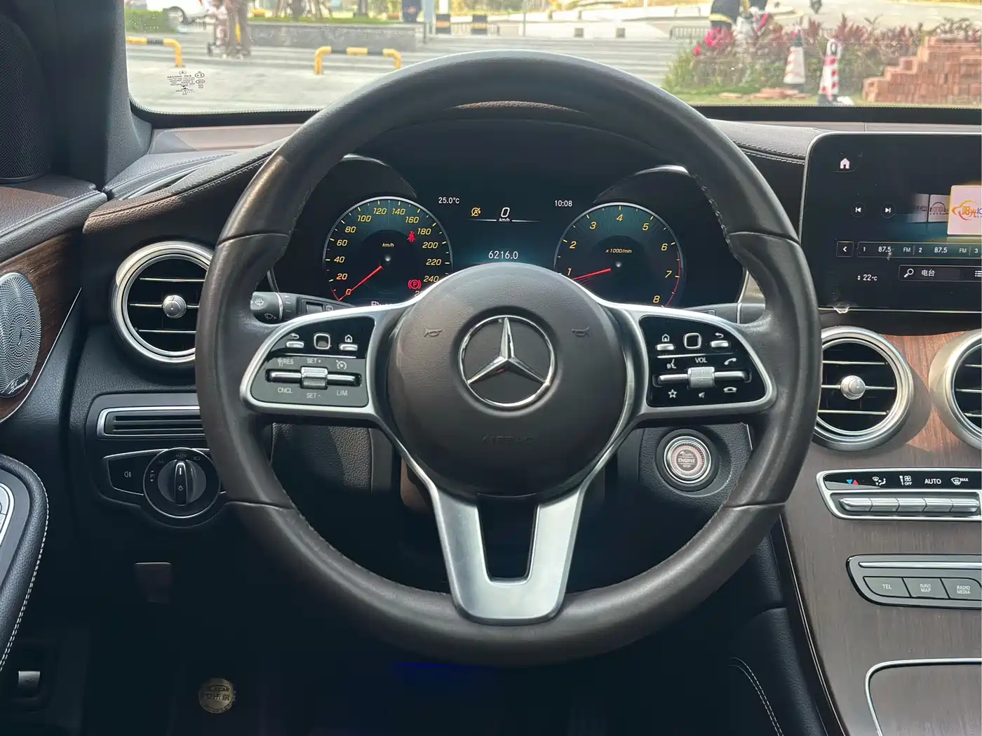 MERCEDES-BENZ GLC
