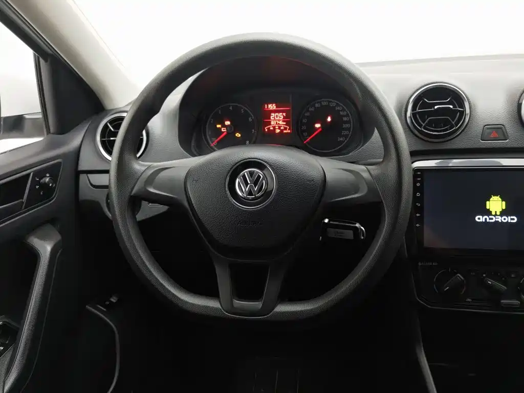 Photo 11 - Volkswagen Jetta