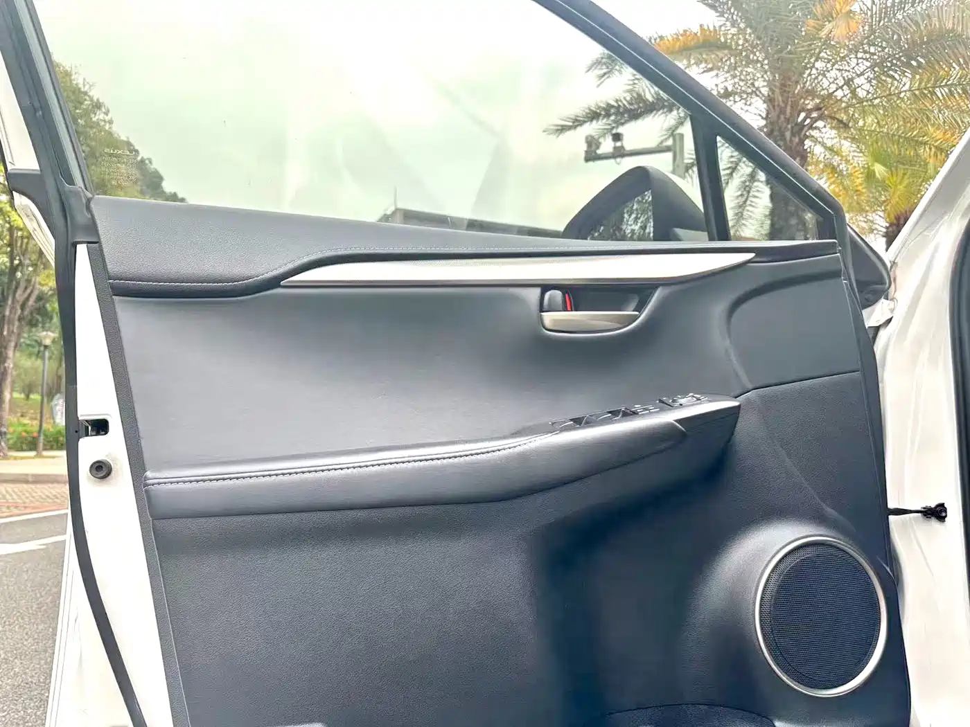 Lexus NX 2015 200 FWD Premium фото 9
