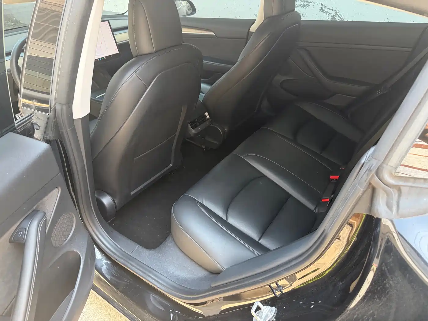 Photo 5 - Tesla Model 3
