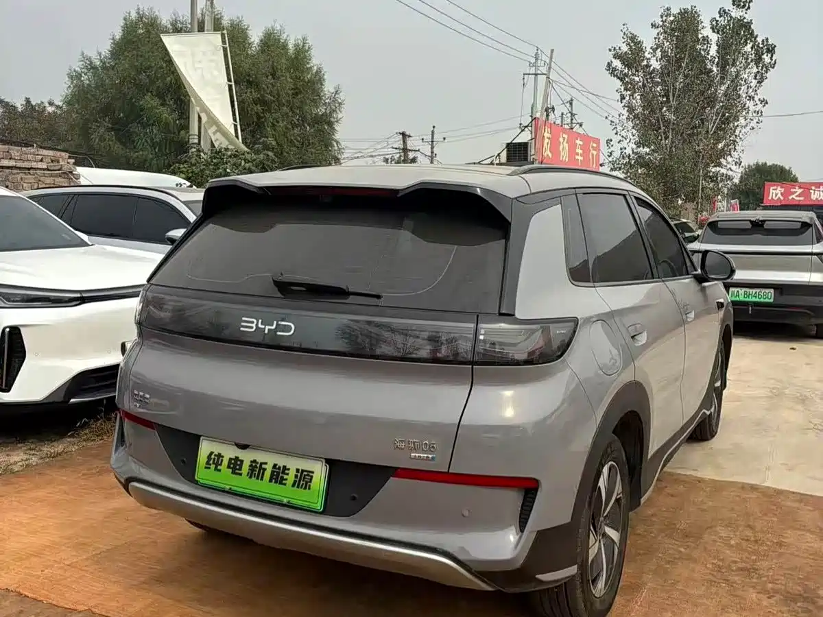Photo 9 - BYD Hai Shi 05 EV