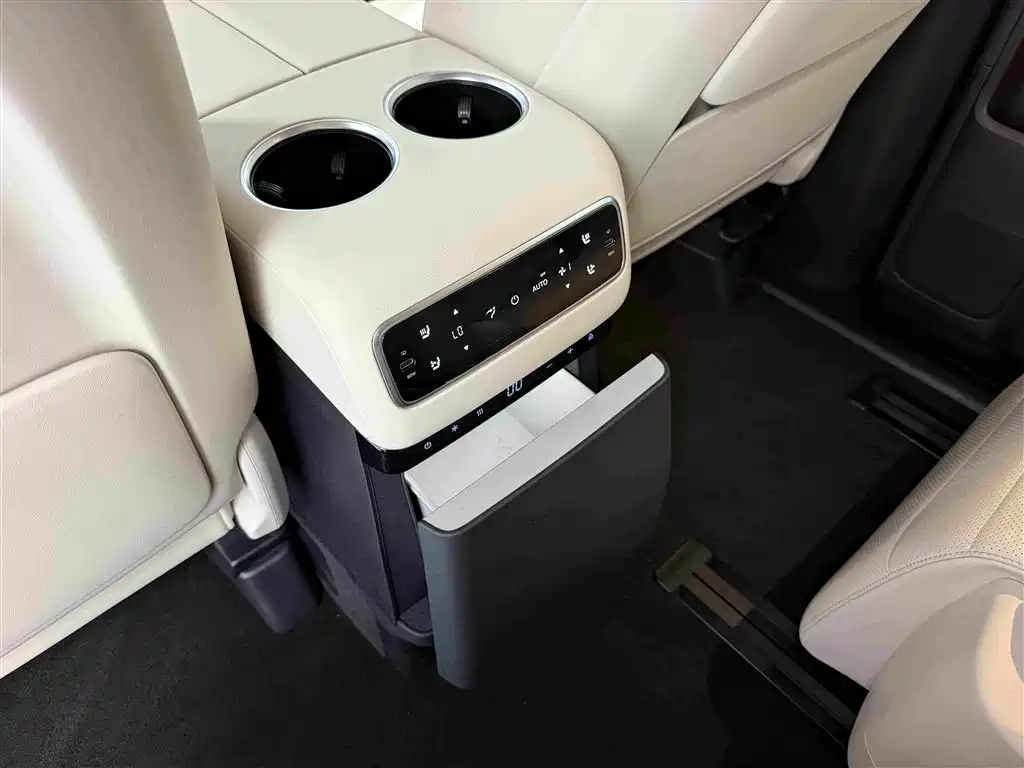 Li Auto MEGA 2024 2024 Ultra