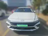 Photo 2 - Hyundai Elantra
