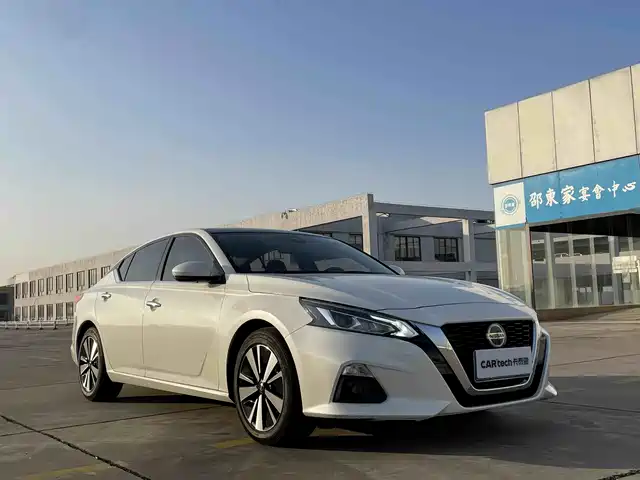 NISSAN TEANA