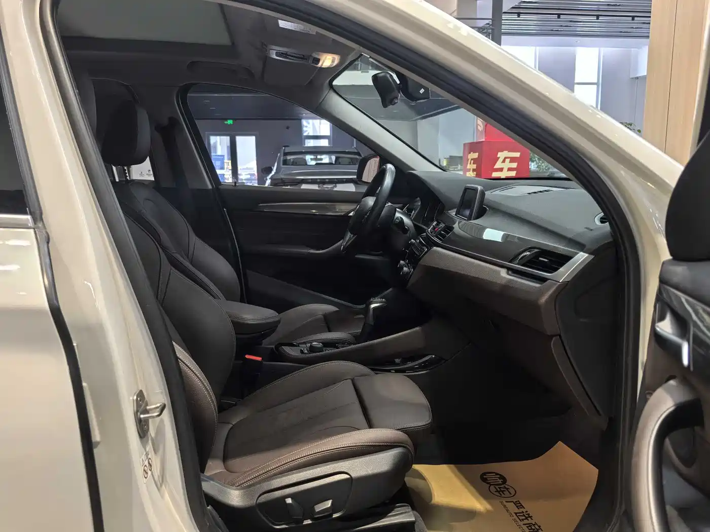 BMW X1 2019 sDrive18Li Premium Model фото 7