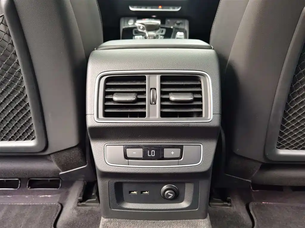 Audi Q5L Sportback 2021 40 TFSI Luxury фото 24