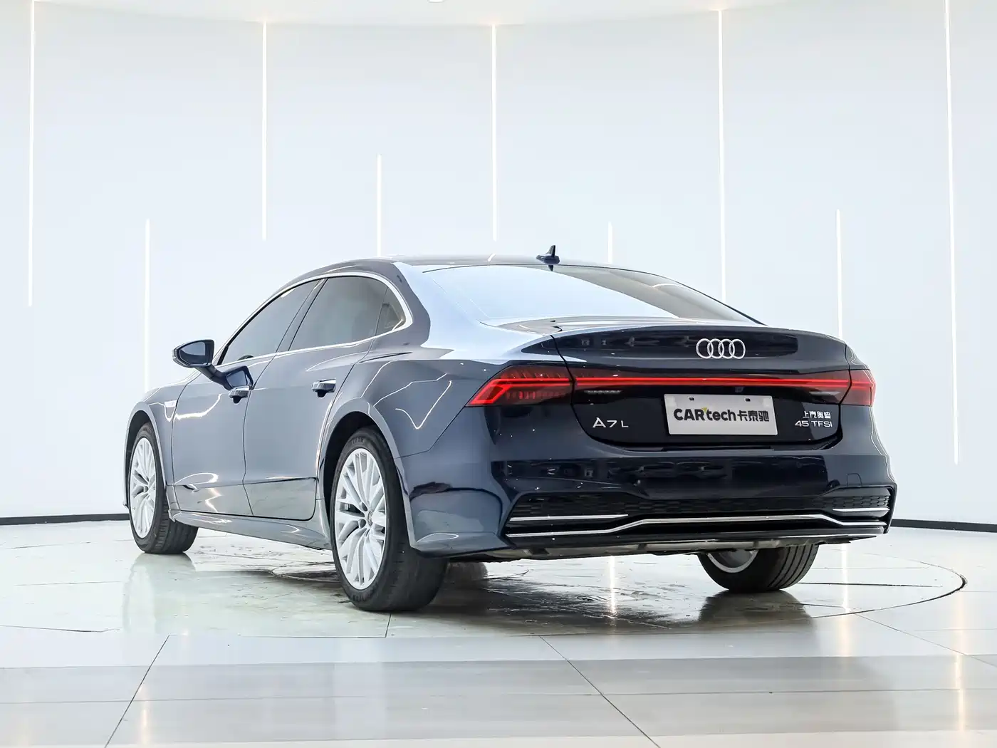 Audi A7L 2024 45TFSI S-line Dream Edition Crystal Package фото 5
