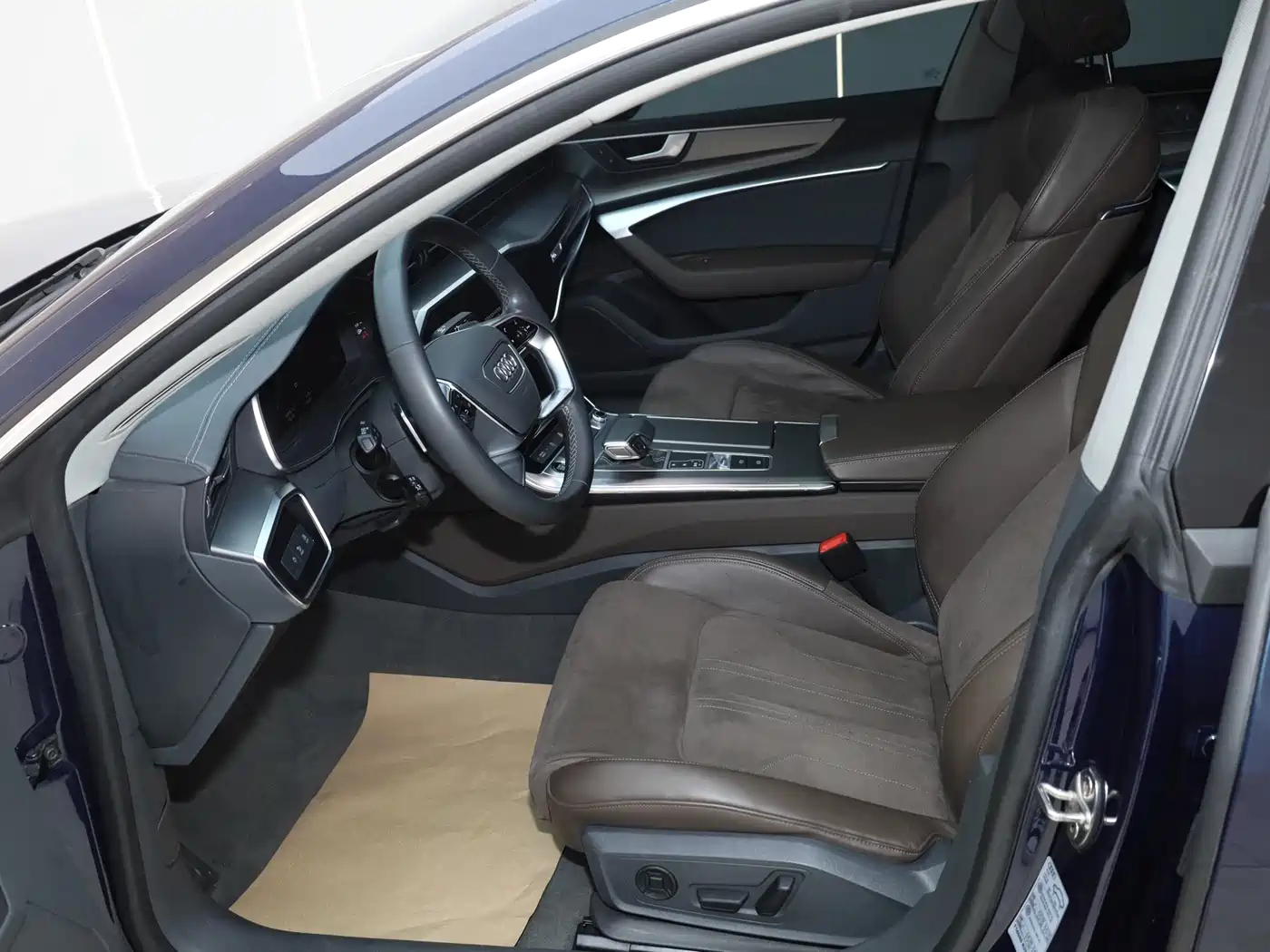 Audi A7L 2024 45TFSI S-line Dream Edition Crystal Package фото 30