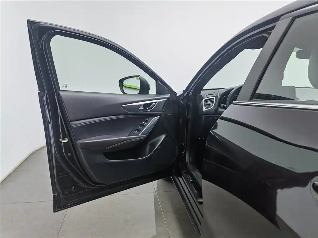 Mazda CX-4 2016 2.0L Automatic 2WD Skyactiv Premium Edition фото 8