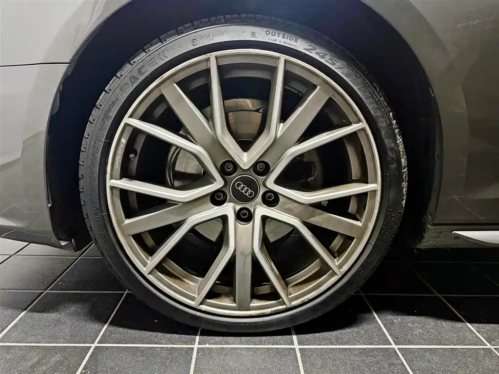 Фото 15 - Audi A4 (Import)