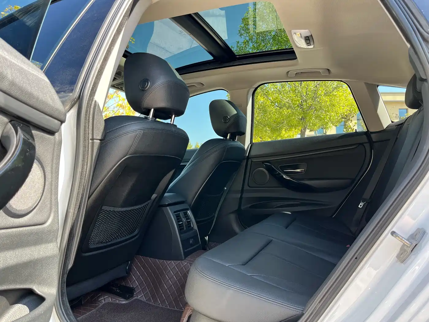 BMW 3 Series GT 2018 320i Fashion фото 8