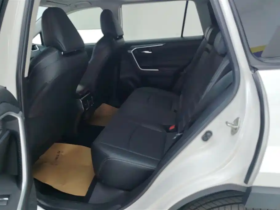 Toyota Wildlander 2020 2.0L CVT AWD Luxury Edition фото 11