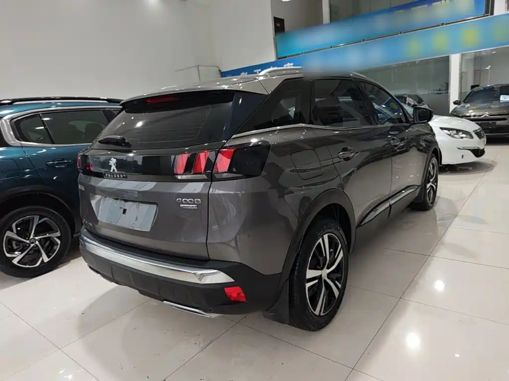 صورة 7 - Peugeot 4008