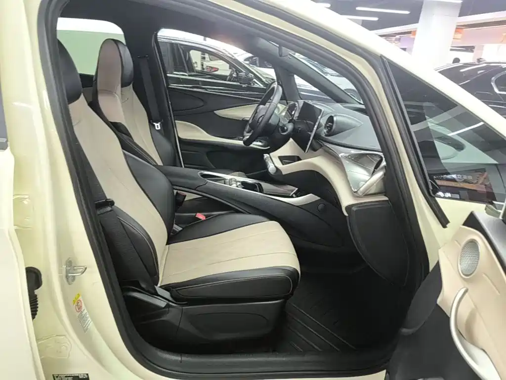 Фото 25 - BYD Dolphin