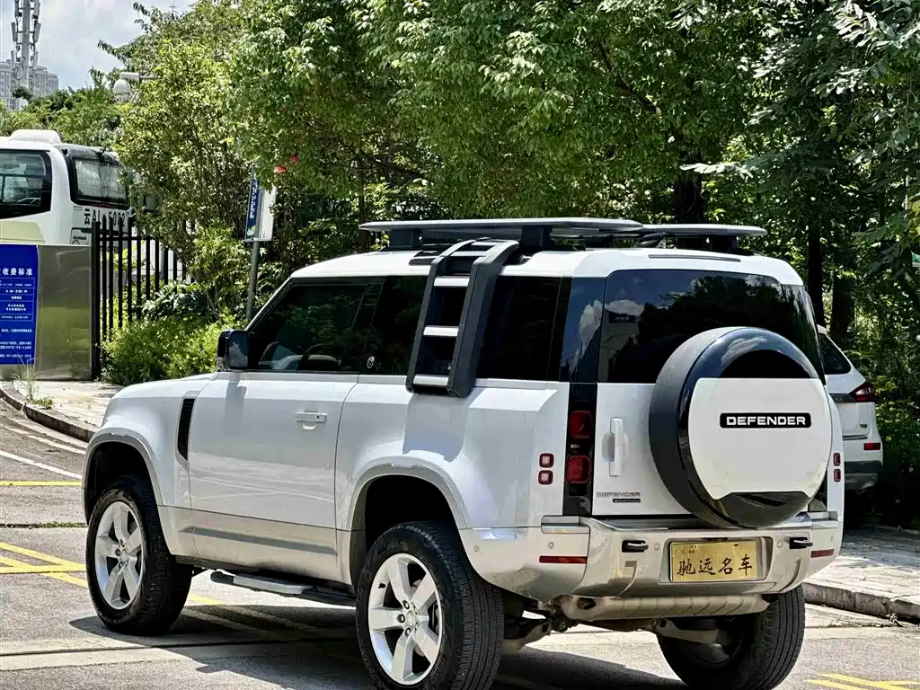 Land Rover Defender 2022 Model 90 2.0T P300 Tiger Ambition Edition фото 16