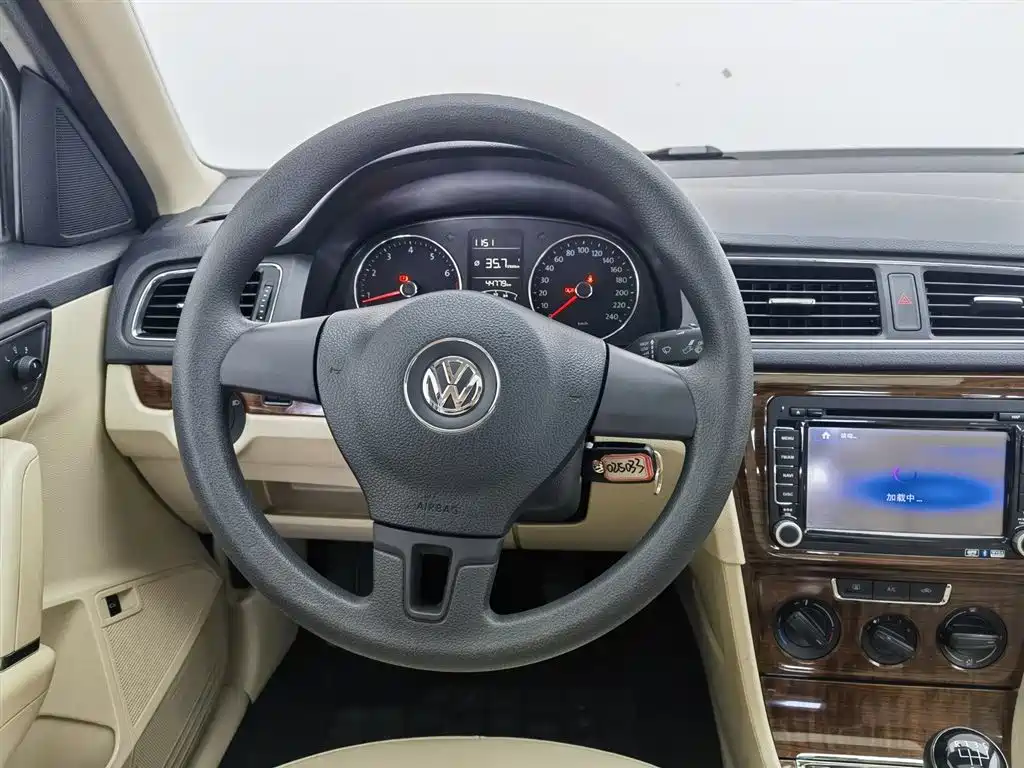 Volkswagen Lavida 2013 Facelift 1.4TSI Manual Comfort фото 11