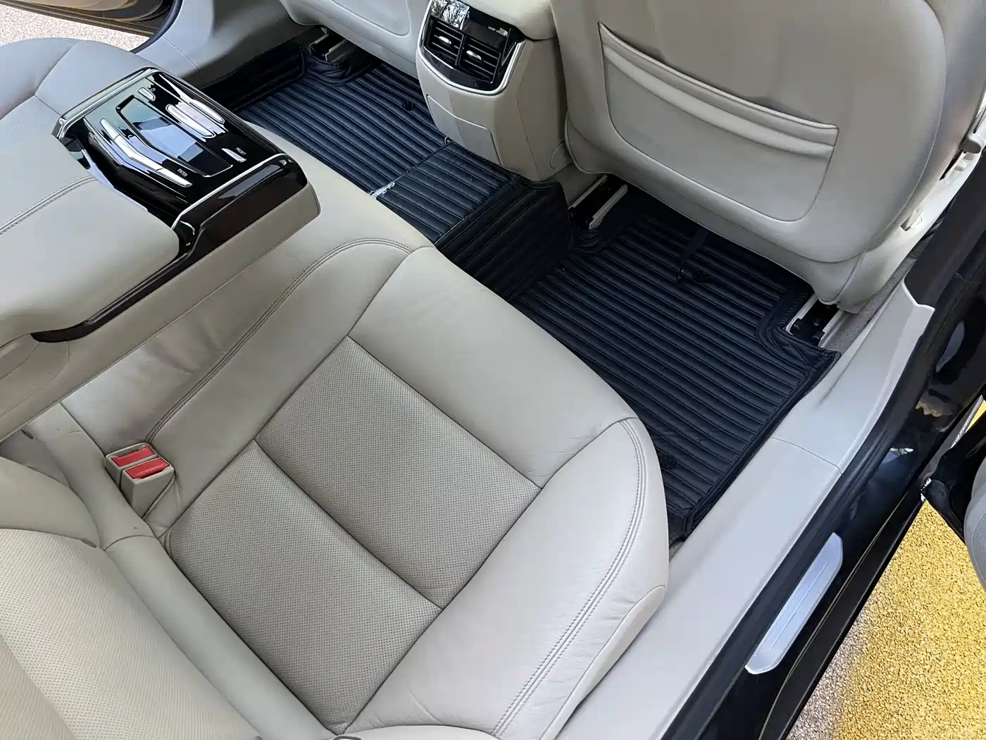 Photo 15 - Cadillac XTS
