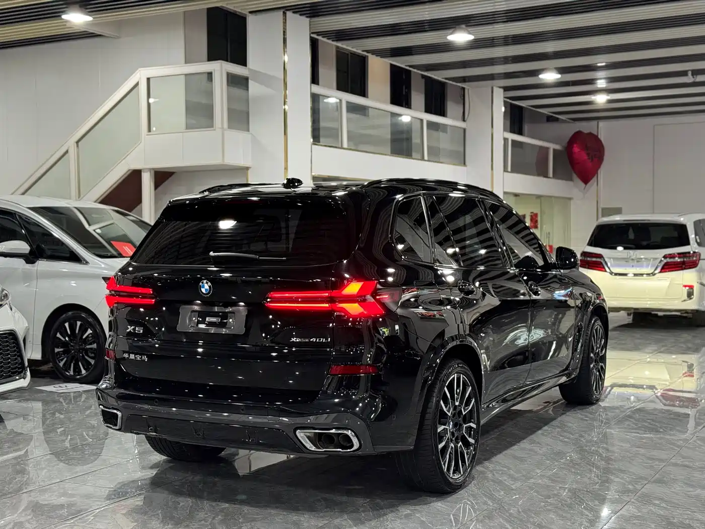 BMW X5 2023 xDrive 40Li M Sport Black Night Package фото 19
