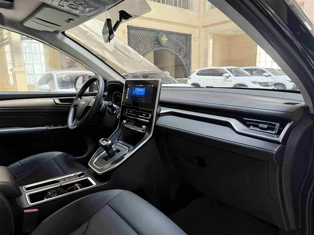 Haval M6 2023 PLUS 1.5T DCT Luxury Smart Connect фото 12