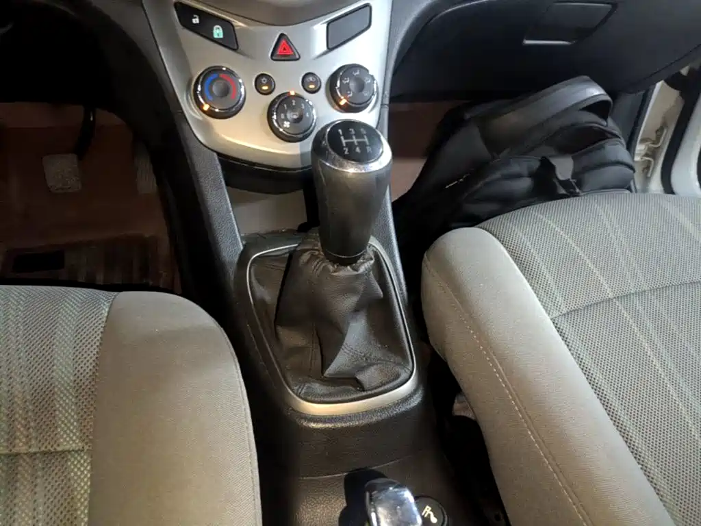 Chevrolet Aveo 2015 2014 Sedan 1.4SL MT Comfort Edition