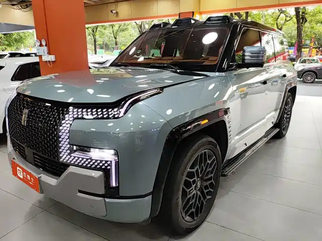  Yangwang Yangwang U8 2023 Luxury Edition