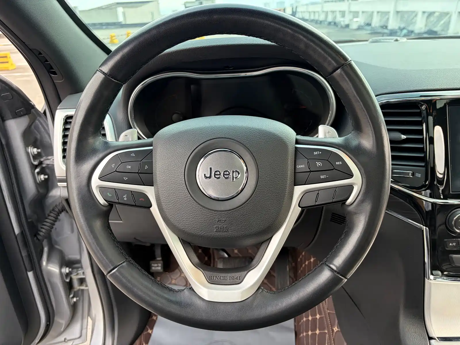 Фото 16 - Jeep Grand Cherokee (Import)
