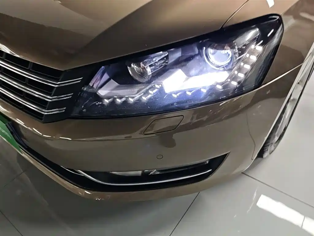 Volkswagen Passat 2014 1.8TSI DSG Executive Edition фото 24