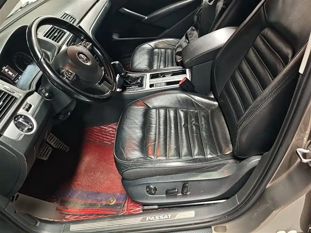 Volkswagen Passat 2014 1.8TSI DSG Executive Edition фото 15
