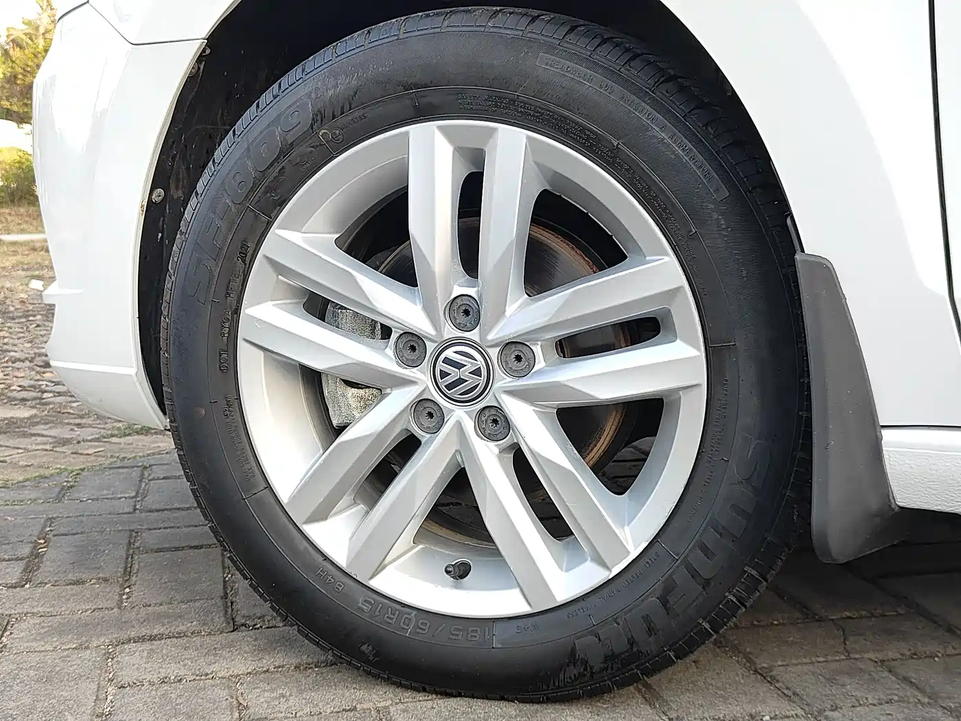 Volkswagen Jetta 2019 Dream Edition 1.4L Manual Fashion фото 20