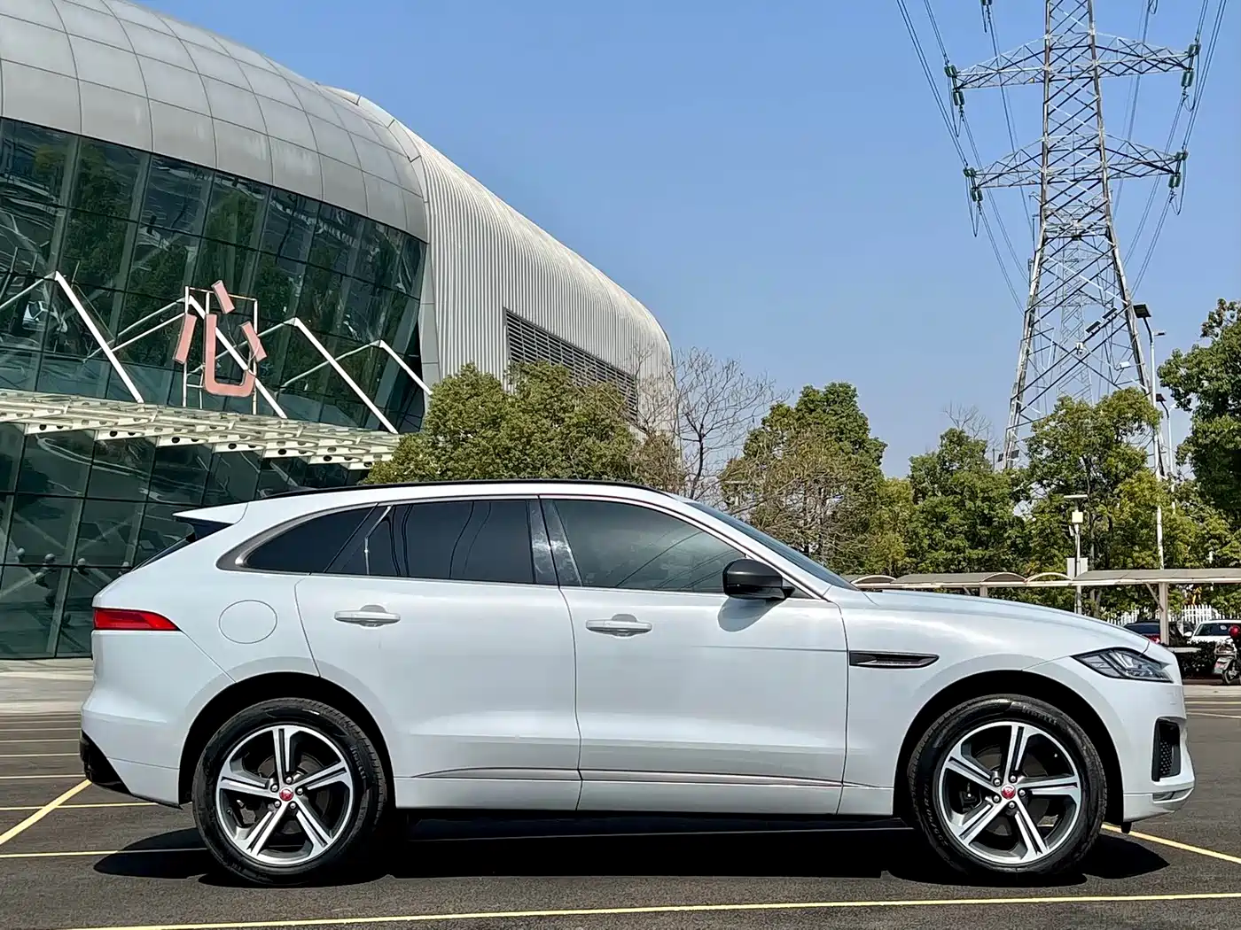 Фото 7 - Jaguar F-PACE