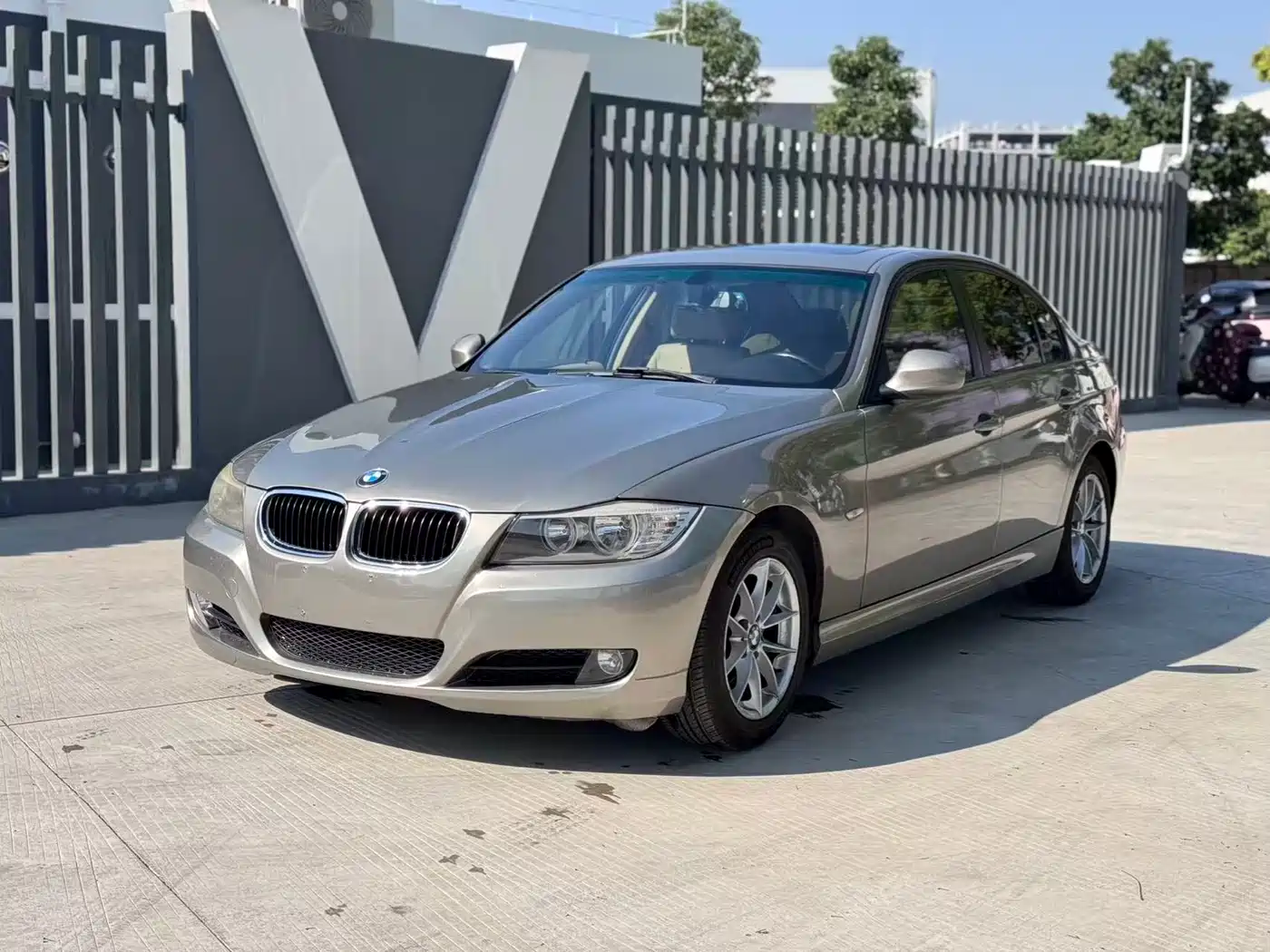 BMW 3 Series (Import) 2012 318i Leading фото 3