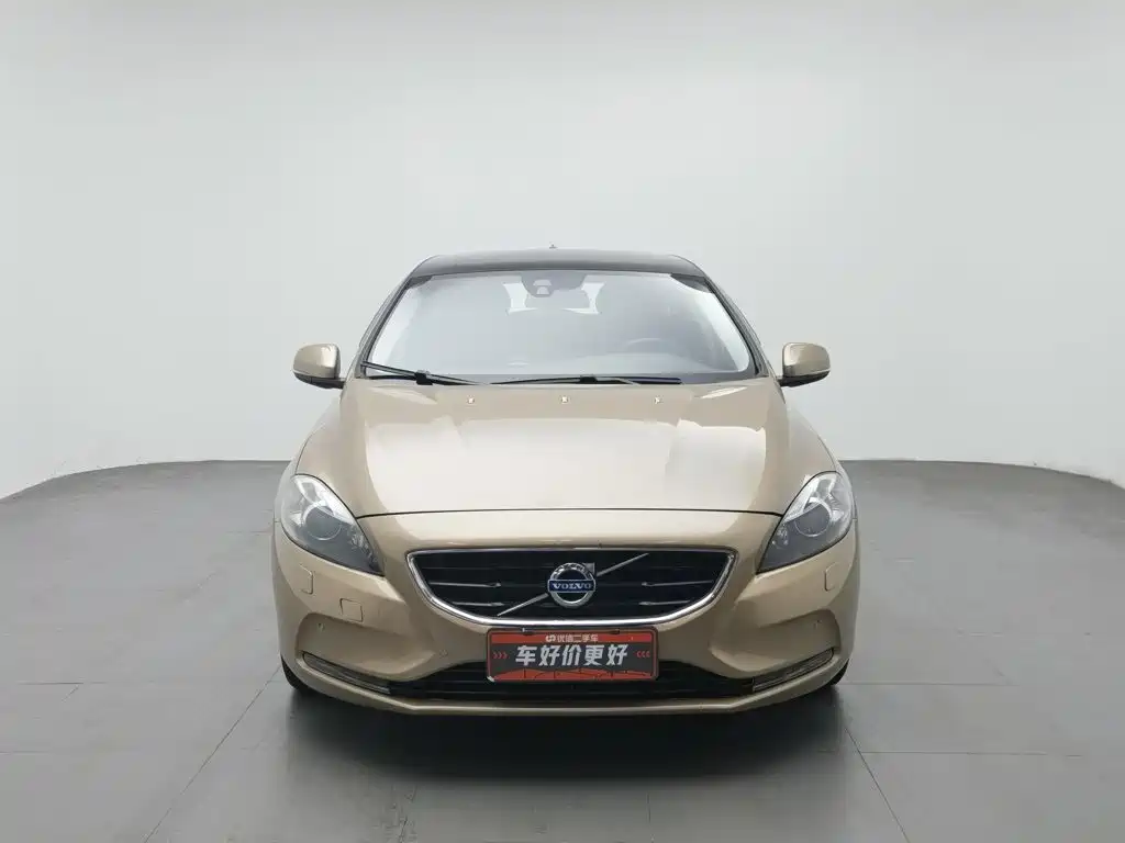 Фото 3 - Volvo V40