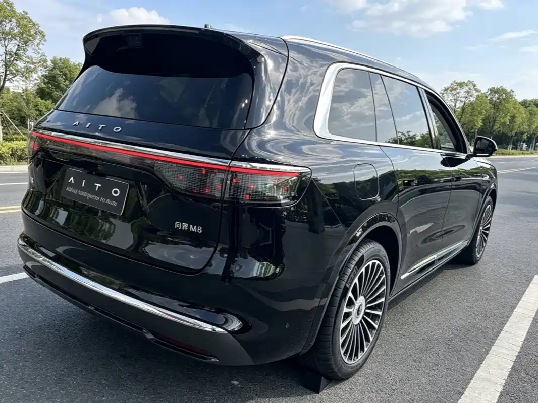 AITO Wenjie AITO M8 2025 Model Extended Range Max+ Edition 53.4kWh 6-Seater фото 3