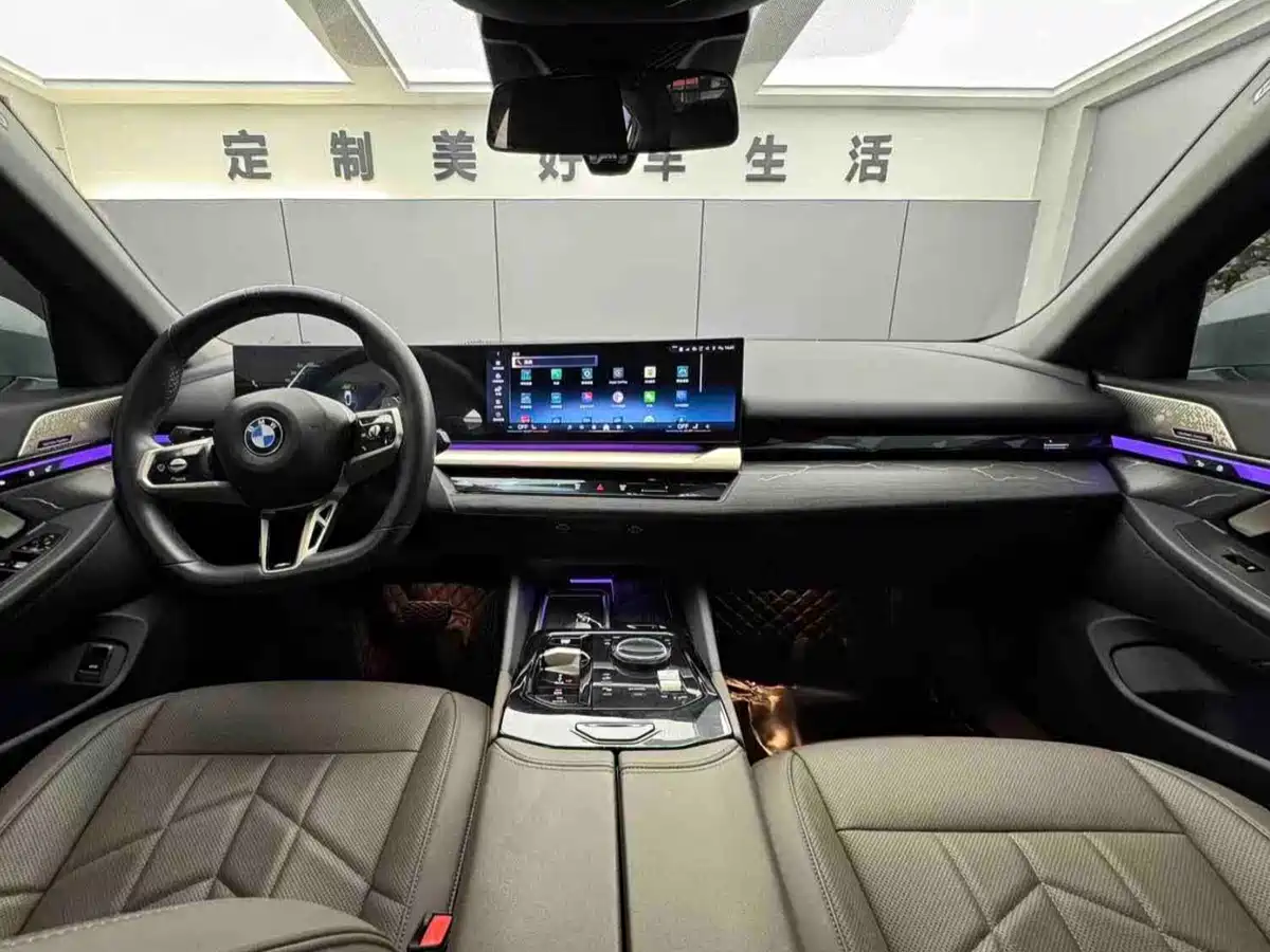 BMW 5 Series 2024 530Li Leading M Sport Package фото 5
