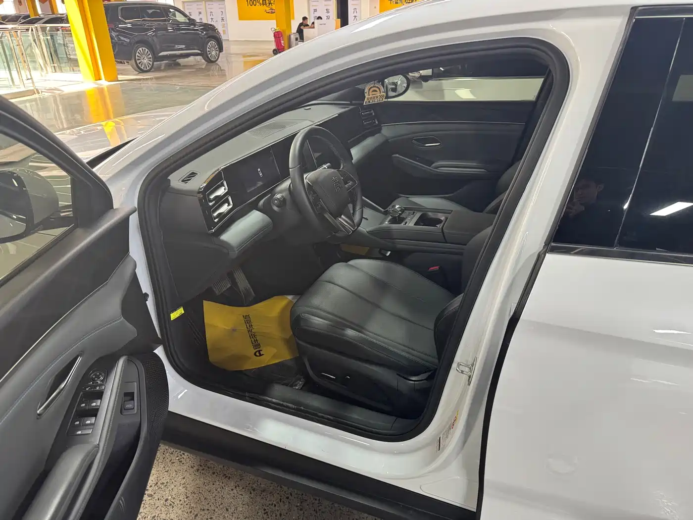 BYD Qin L 2024 DM-i 120KM Leading фото 2
