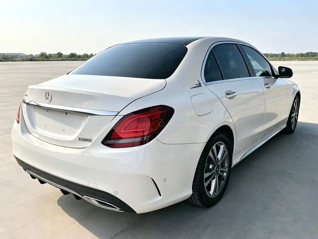 Фото 6 - Mercedes-Benz C-Class