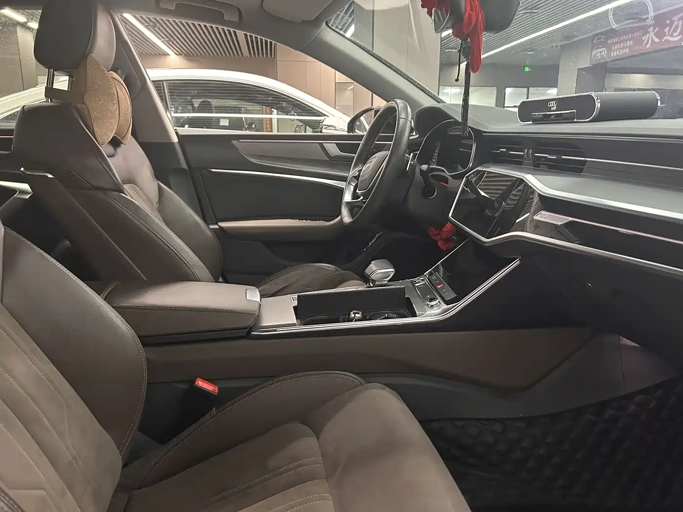 Audi A7L 2022 45 TFSI S-line Dream Builder Edition фото 4