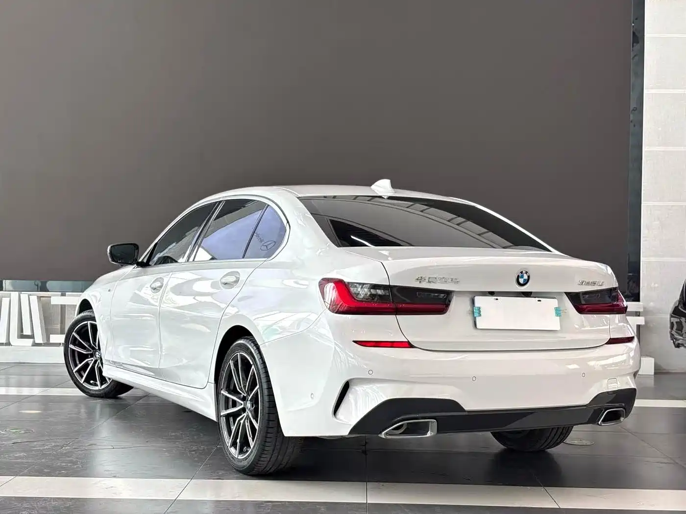 BMW 3-SERIES