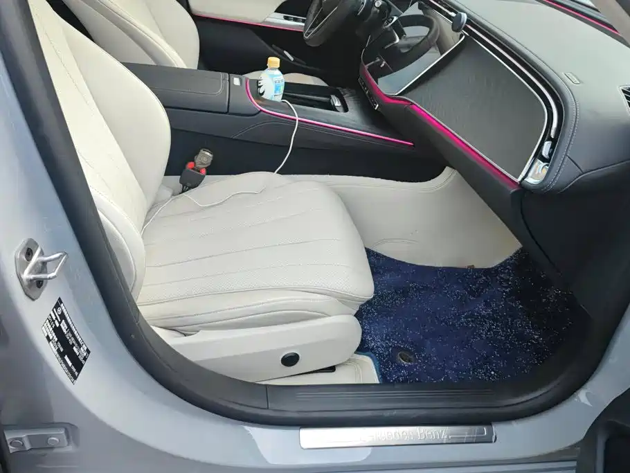 Photo 8 - Mercedes-Benz E-Class (Import)