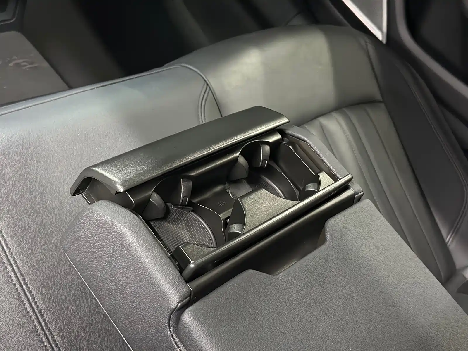 Photo 17 - Audi A6 (Import)