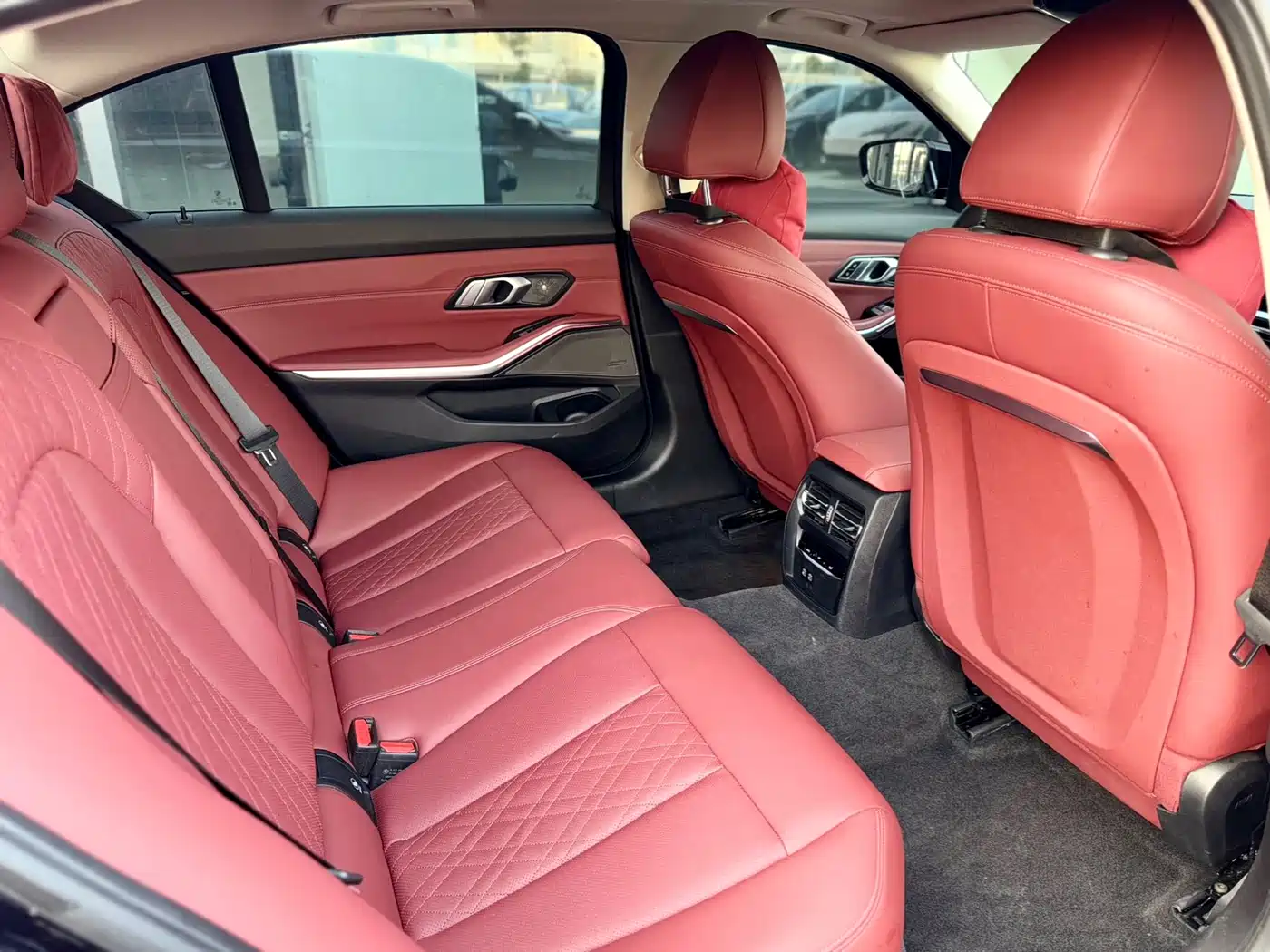 BMW 3 Series 2024 325Li M Sport Shadowline Package фото 15