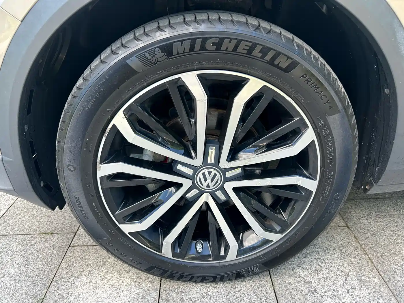 Фото 10 - Volkswagen T-ROC